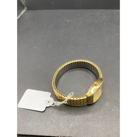 Peugeot 418 Gold Tone Quartz Analog Watch Stainless Steel Stretch Band Size 6" - Picture 10 of 14